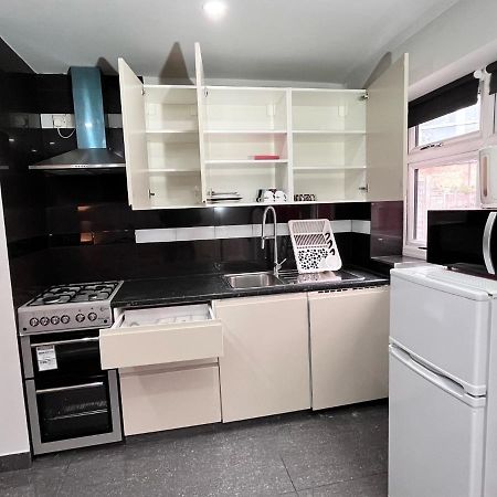 Full Studio Near Heathrow Airport & London Hayes  Εξωτερικό φωτογραφία